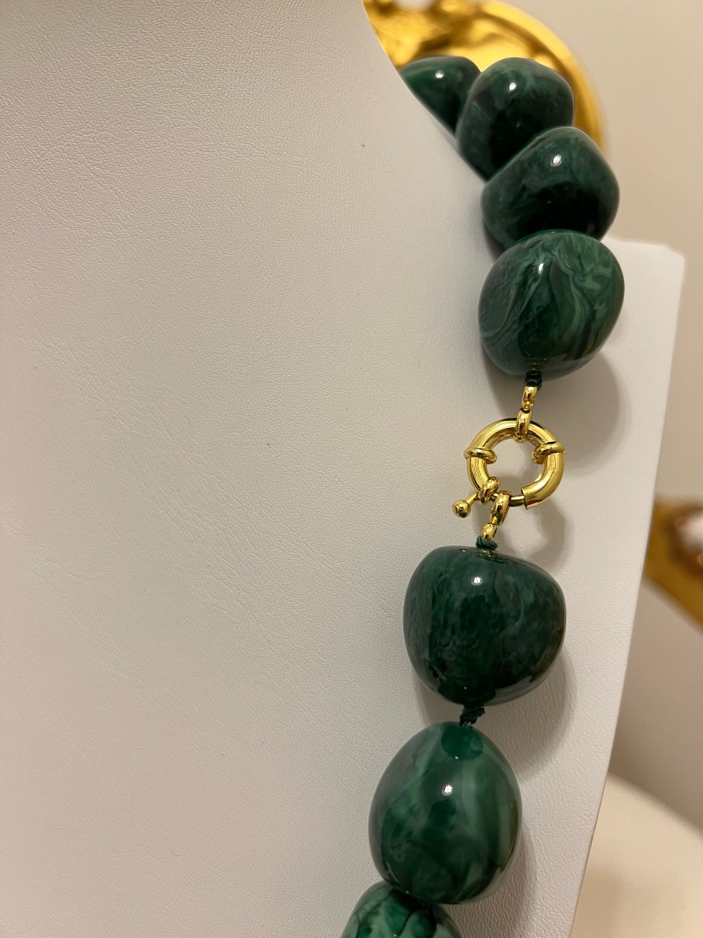 Collana in resina